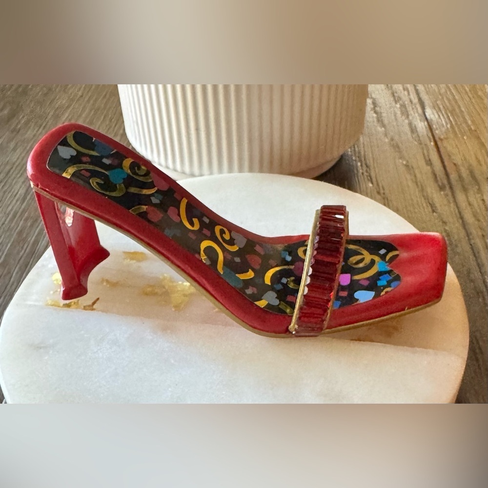 HEART & SOLE JUST THE RIGHT COLLECTIBLE SHOE RAINE #25221... - Picture 2 of 9